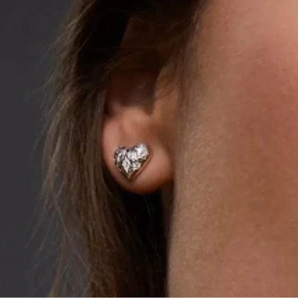 NWT Kendra Scott Holland Silver Heart Stud Earrings In White Cubic Zirconia - Picture 2 of 6